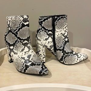 Lulus snakeskin boots